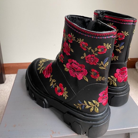 FARM RIO Women Floral Embroidery Boots - NEW NWOB - Picture 5 of 11